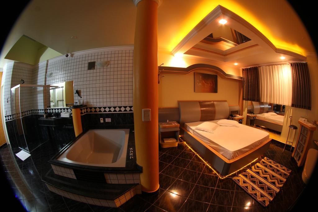 קריסיומה Xenon Motel (Adults Only) מראה חיצוני תמונה